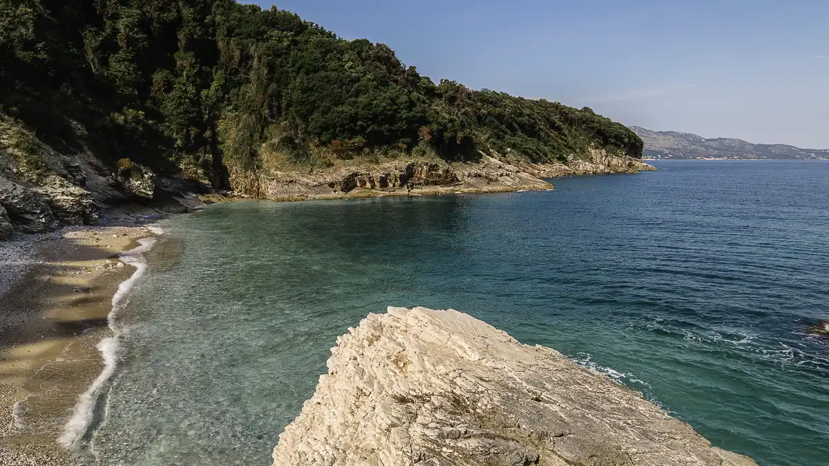 Pulëbardha Beach 