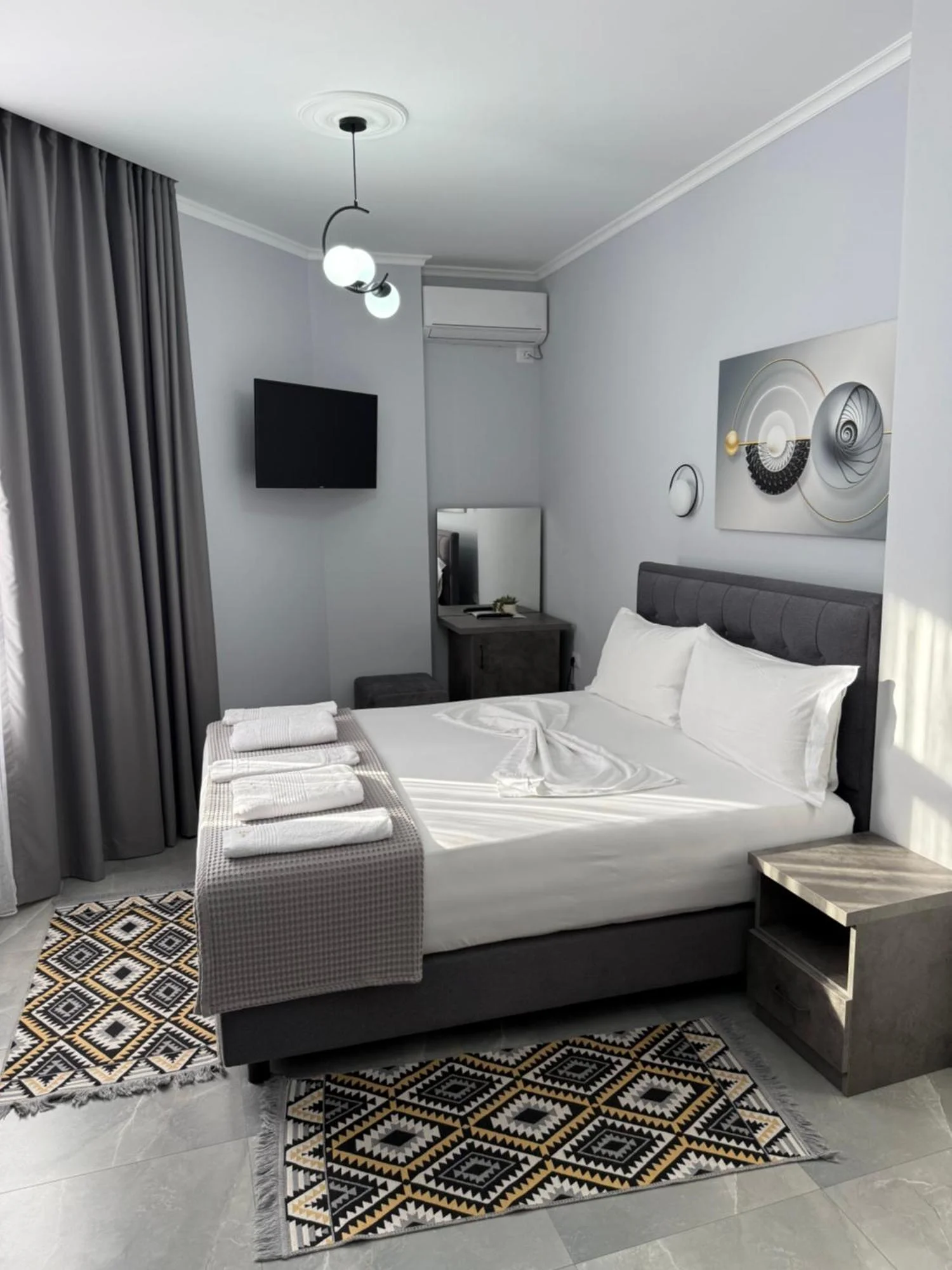 Hotel Deal – Castle View Rooms  - 3