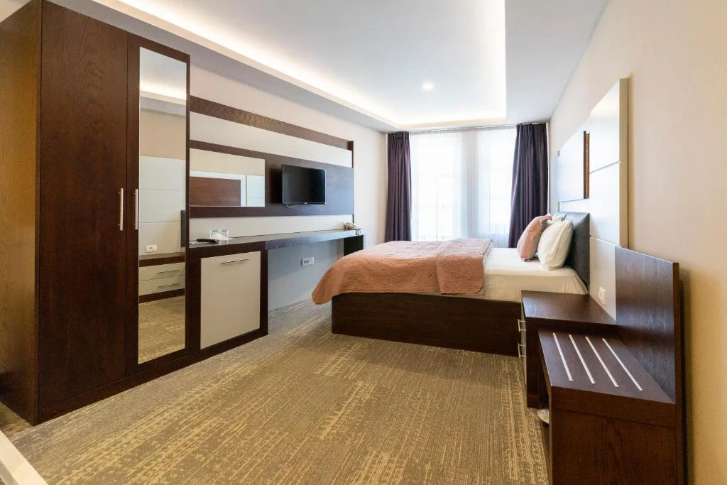 Hotel Prizreni - 3