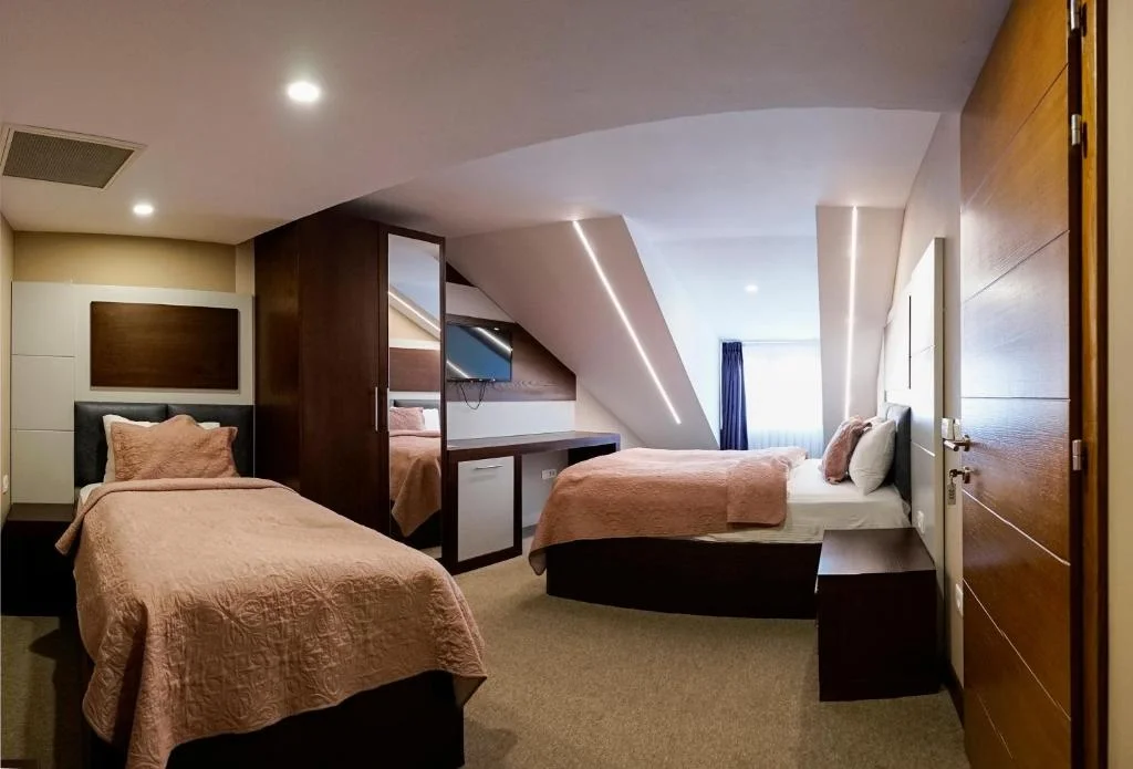 Hotel Prizreni - 4